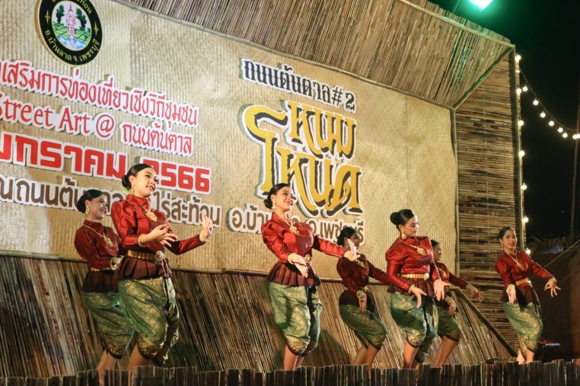 6252FB35-52CB-45A8-BBAF-EA8813191BD7